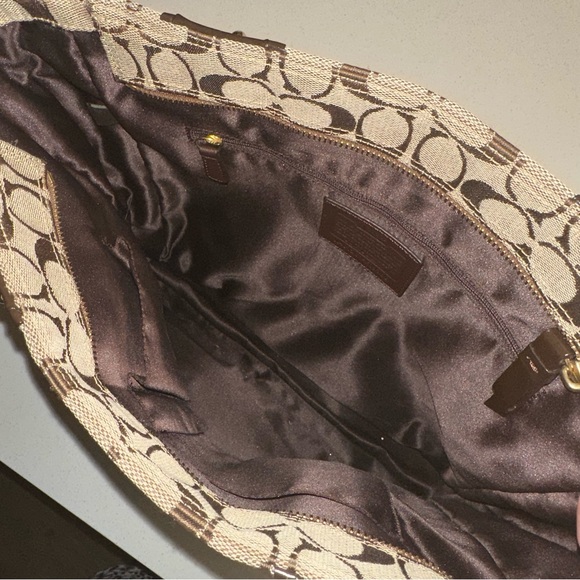 Coach Shoulder Bag - Picture 6 of 8